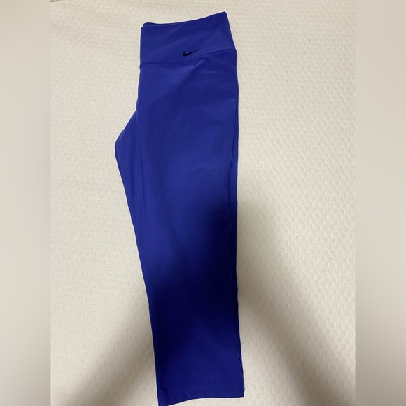 Nike Capri Leggings Purple - Picture 1 of 3